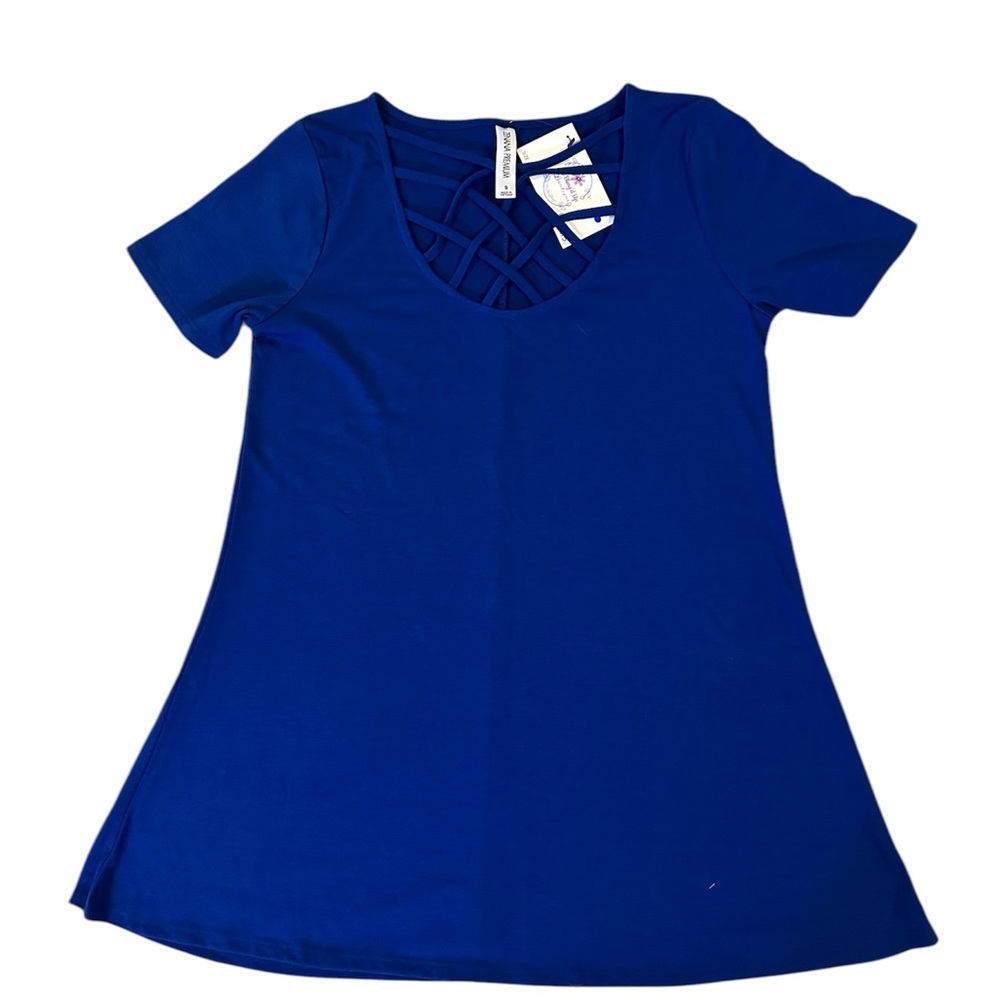 Zenana Women’s shirt with criss-cross neck